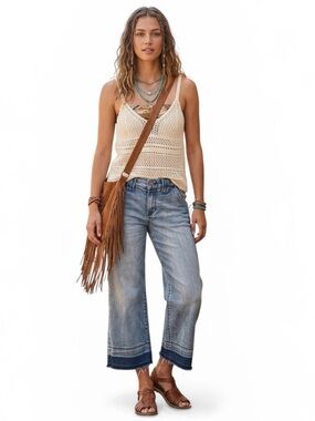 a.n.a Mid  Rise Wide Leg Cropped Jeans Raw Released Hem Light Wash Size 6